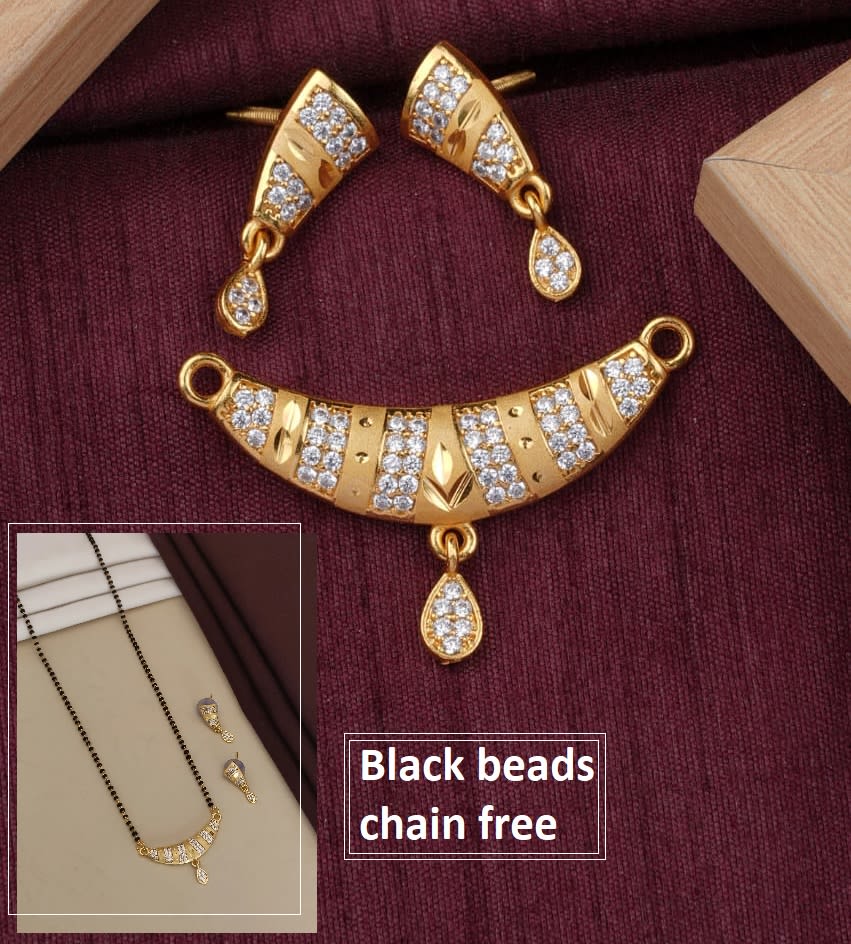 Elegant Floral Design Micro Gold Plated And Pendant Set