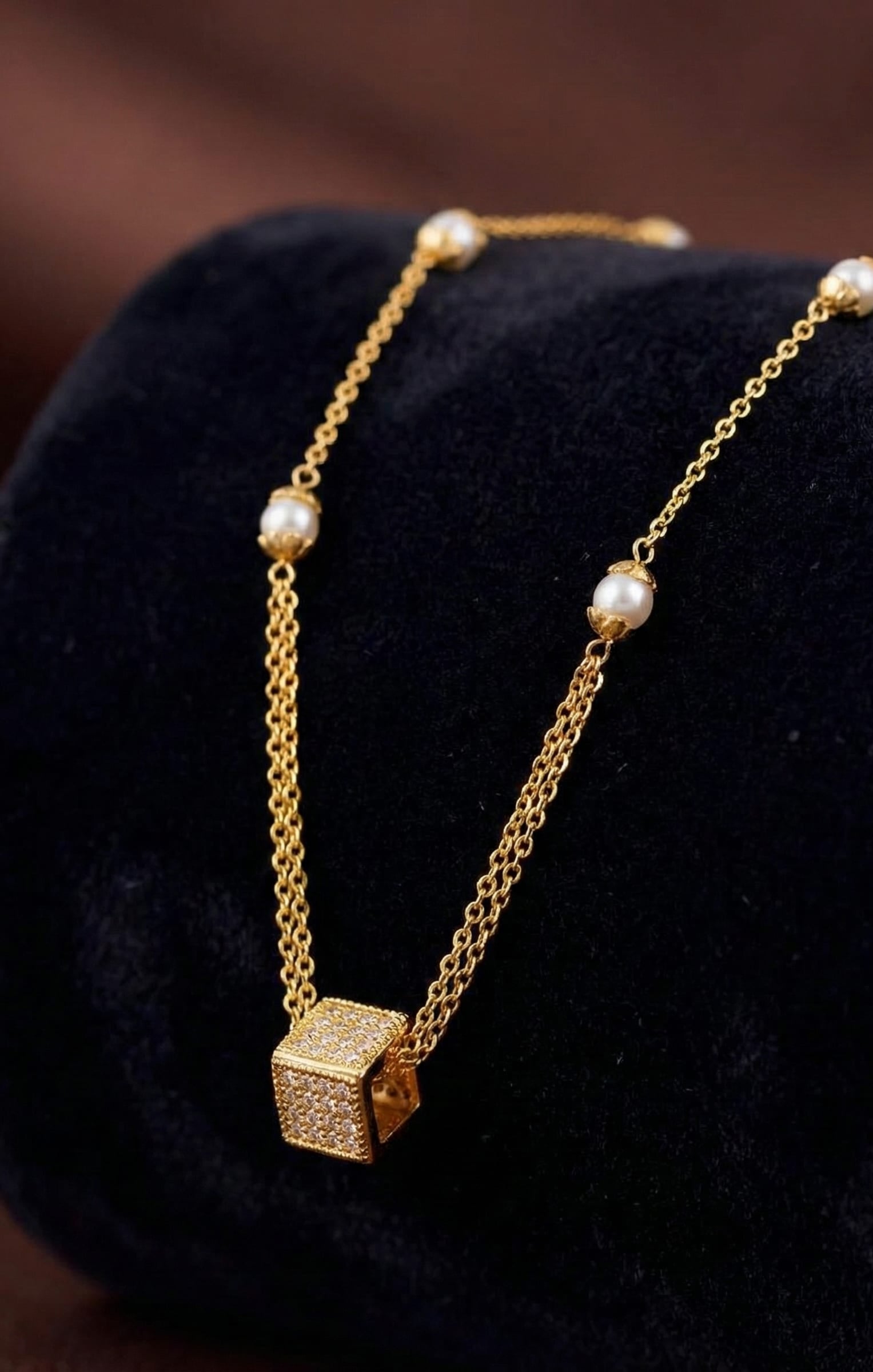 Elegant Dual-Layer And Diamond Chain with Gold-Plated Necklace Set with Designer Earrings