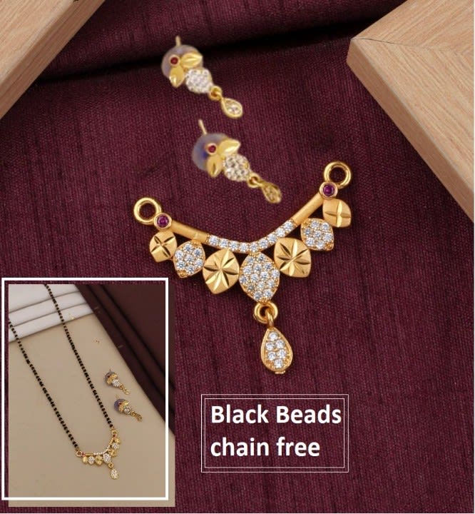 Elegant Floral Design Micro Gold Plated And Pendant Set