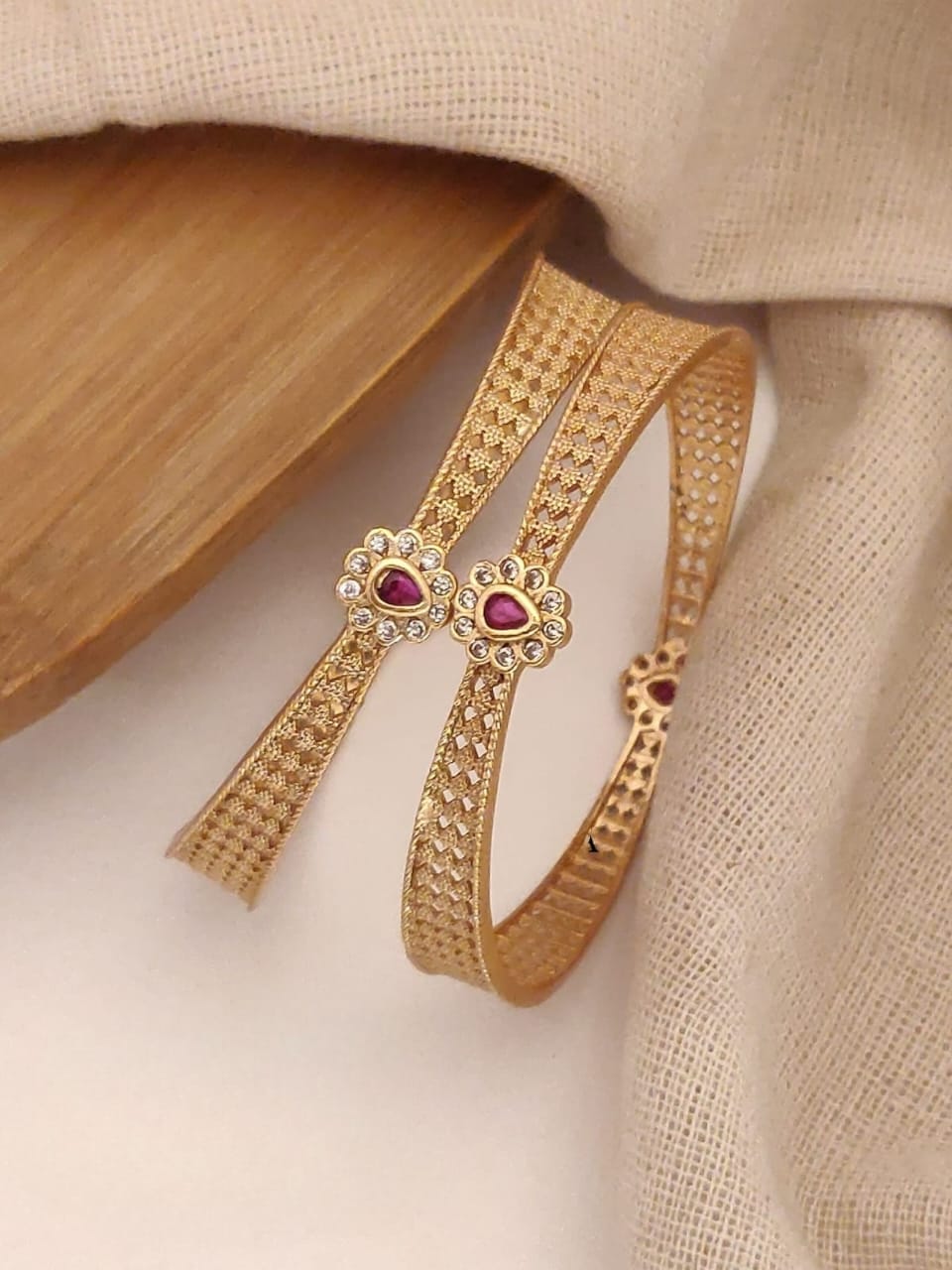 High Gold Plated And Diamond Studded Fancy Oval Design 2 Pcs Bangle