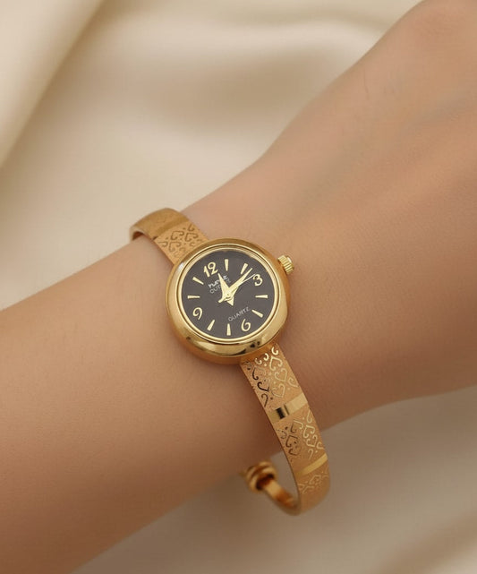 Micro Gold Plated Daily Wear Black Dial Adjustable Bracelet Watch
