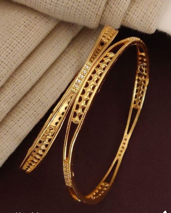 Micro Gold Plated And Diamond Casul Wear 2 Pcs Fancy Bangle For Women