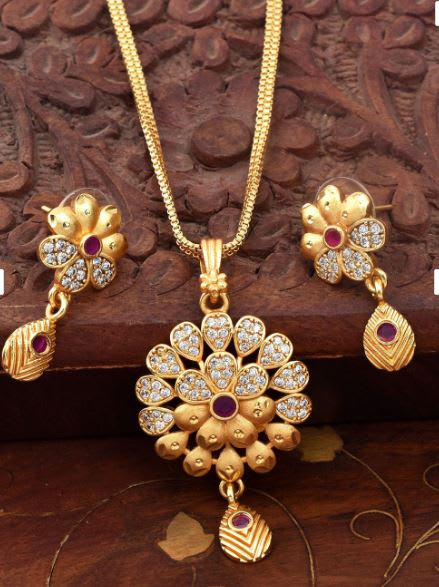 Micro Gold Plated And Diamond Studded Fancy Flower Pendant Set with Forming Chain For Women