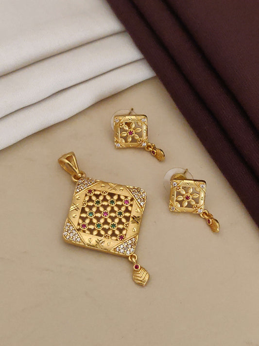 Forming Square Pendant Set